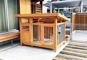 サークル+小屋を1つの屋根の下にコンパクトに収めました。{屋外屋根付きサークル・柵・ケージ}